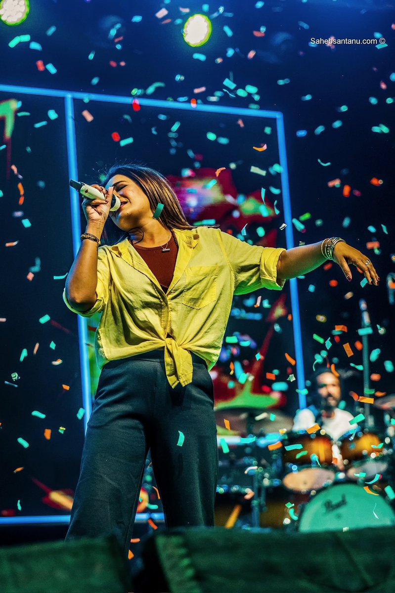 imannmusic's tweet photo. Moments from a night we'll never forget π€ Grateful π§Ώβ€οΈ
.
.
.
.
#ImanChakraborty #showequalstomagic #imanlive #evententertainment #ImanChakrabortyLive https://t.co/0KriKPWe03