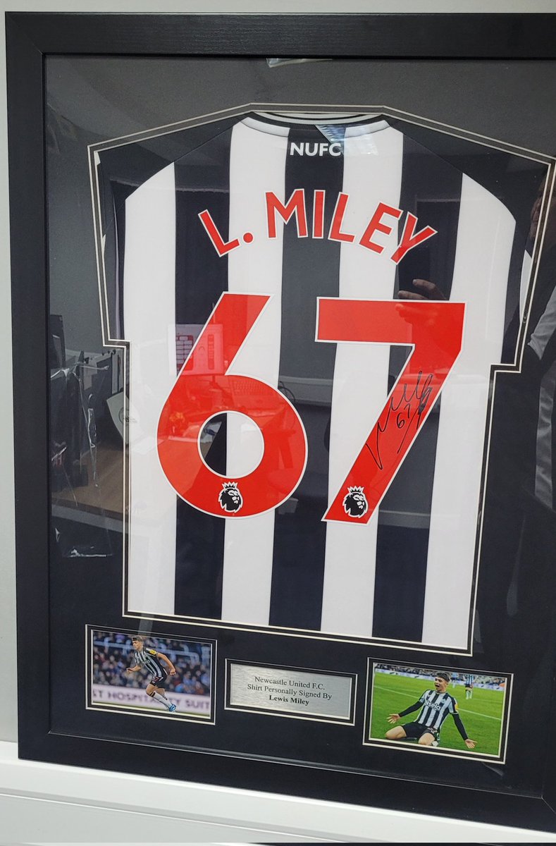 I'm auctioning this <a href="/LewisMiley1/">LewisMiley</a> signed <a href="/NUFC/">Newcastle United</a> shirt for the <a href="/TheBHF/">British Heart Foundation</a> ❤️, my <a href="/LondonMarathon/">TCS London Marathon</a> charity 🏃‍♂️ 

To complete your silent auction entry, visit here ⤵️
app.smartsheet.com/b/form/209a6fb…

All post shares appreciated 🙌