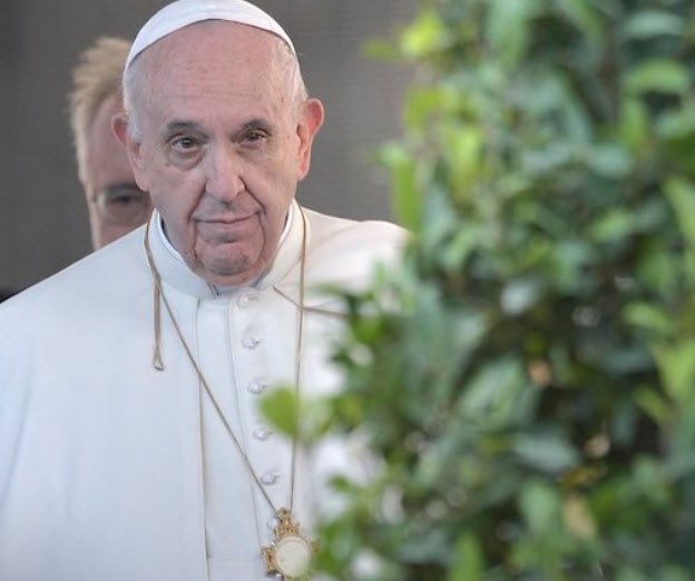 En ce lundi de Pâques, le décès du Pape François bouleverse le monde, qui perd l’un de ses ambassadeurs pour la paix. En ces temps marqués par les guerres et les inégalités, il nous lègue en héritage un message d’humilité, de tolérance et de justice. 1/2