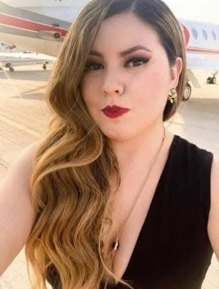 Jaqueline contaba con una orden de restricción luego de irse con un sujeto y saquear la casa del piloto, Isaac tuvo dos hijos con su asesina quien mandó a robarselos durante el funeral, se desconoce su paradero así como el de ella. #PandaNews