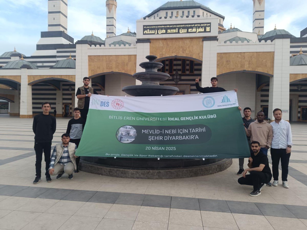 GSB_BitlisGM's tweet photo. MEVLİD-İ NEBİ İÇİN TARİHİ ŞEHİR DİYARBAKIR'A

UNİDES 3. döneminde hak kazanan Mevlid-i Nebi İçin Tarihi Şehir Diyarbakır'a projesi kapsamında 40 gencimiz ile Diyarbakır ilindeydik. İdeal Gençlik Öğrenci Kulübü'nü bu proje için tebrik ederiz. 
#GSBGM https://t.co/J0qKIHT4Wn