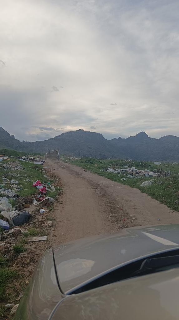 До <a href="/StojanceAngelov/">Stojanche Angelov</a> 

Од овие луѓе бе ќв нападнат, следејќи ги нивните нелегални активности.

Добив два бода, пред да го затворам прозорецот кај возачот, ми се закануваа со тули и блокови и камења, но не се осудија да фрлат, затоа што ги сликав...