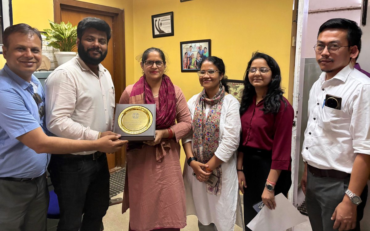 IIS_SGB's tweet photo. Officer Trainees visited @GKAFM Community Radio Station today for a hands-on experience of grassroots broadcasting.
From understanding content creation to witnessing live programming, the visit offered valuable insights into the powerful role of community radio.
#IISTraining https://t.co/FBDYLTIAGf