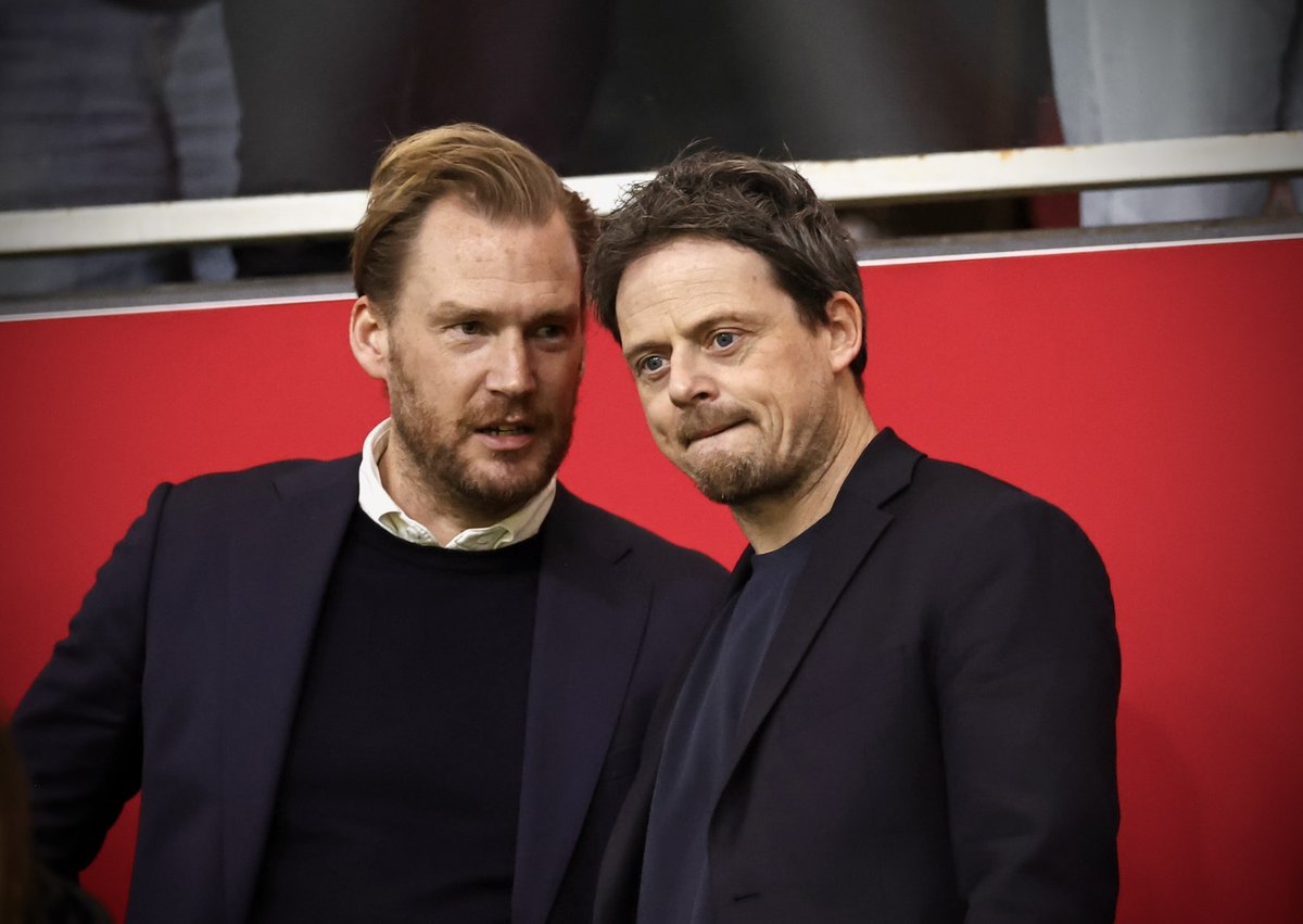 De transferwindow nadert, dus het is weer tijd voor ongevraagde voetbalopinies.

We trappen af met de spitspositie: als Brobbey volgend seizoen weer vergeet te scoren, moeten de doelpunten ergens anders vandaan komen.

5 spitsen die De Lang &amp; Beuker op het lijstje moeten hebben🔎