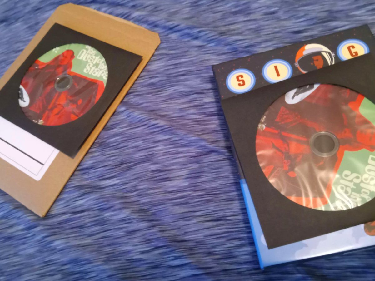 AncientPixels94's tweet photo. So something interesting happened
Awhile back I ordered the DEFA Sci-Fi set from @DeafCrocodile along with another movie
The shipping box already came with the corrected disc in a separate black sleeve.
Today, another V2 disc arrived in the mail (One on the left). https://t.co/PWlueYVAss