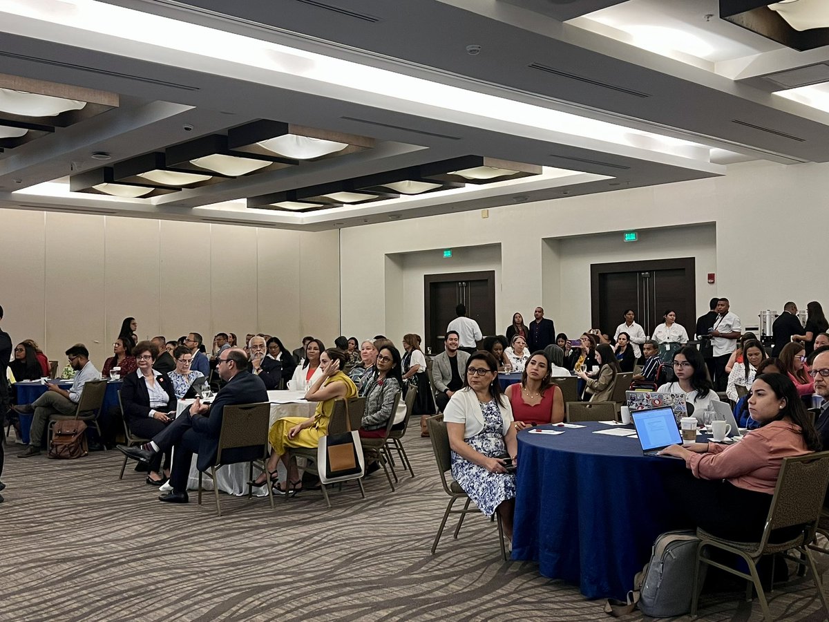 PNUDPanama's tweet image. Panamá da un paso hacia la transformación de los sistemas de cuidado. Con el lanzamiento del Programa de Cuidados No Remunerados, Discapacidad y Enfoque Transformador de Género se busca cambiar la forma en que se gestionan los servicios de apoyo para personas con discapacidad.
