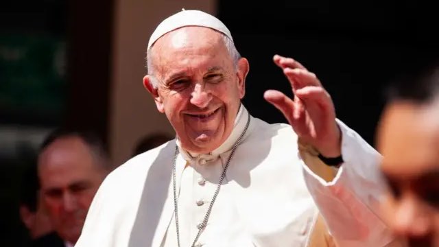 ypj_enformasyon's tweet image. Katolik Halkına;
Papa Francis vefatına karşı büyük üzüntü duyarak, tüm Katolik inancına sahip halklara başsağlığı dileklerimizi iletiyoruz.
Papa Francis'in yaşamında insanlık değerleri büyük bir yer edinmiştir.