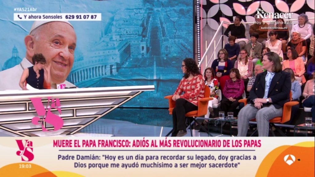 OcurreEnTele's tweet photo. Telecinco, la única cadena (de las 3 más principales) que emite ahora un programa que no sea hablando del Papa.
#ElDiarioDeJorge21A #YAS21A #RTVE https://t.co/aHSedW6Trr