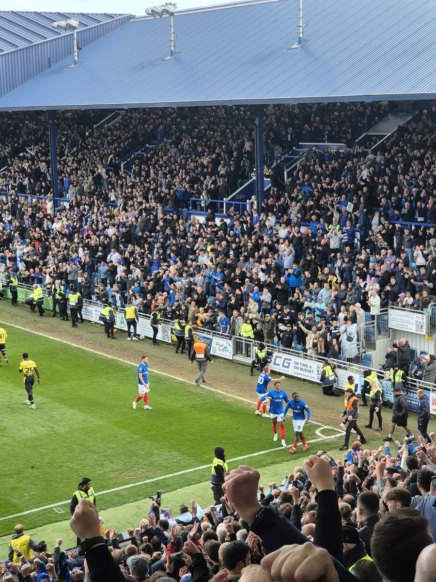 ClementsVicky's tweet image. Up the Championship blues! 💙 #Pompey