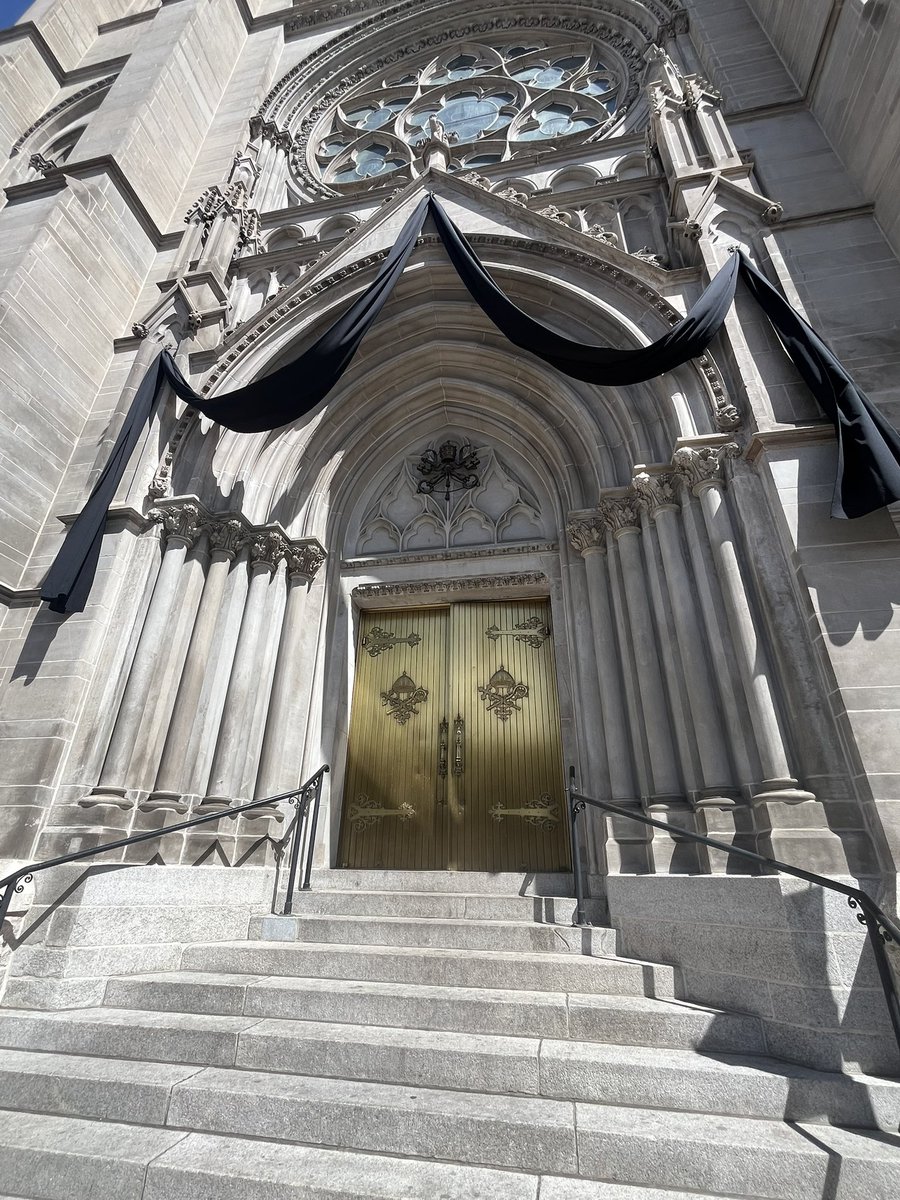 DawsonRob's tweet image. Black bunting has been in front of the Cathedral along Colfax in Denver as the mourning for Pope Francis has begun. Archbishop Samuel Aquila will preside over Mass at 12:10 pm and we expect to hear from him afterwards. Our coverage continues on @KOAColorado