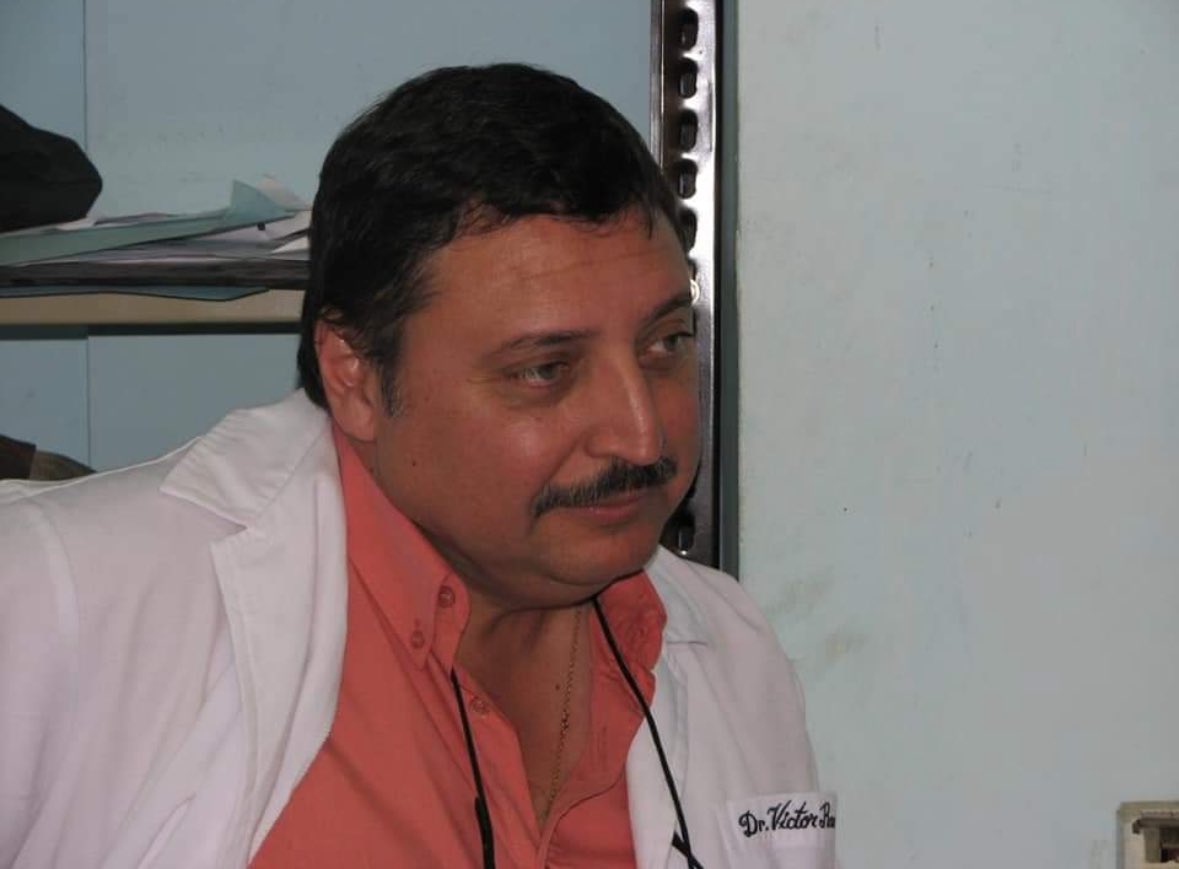 pazramirezv's tweet image. Me preguntan si te extraño..
Cómo no extrañarte?
Si fuiste un padre que solo me demostró amor. 
Hiciste mi vida tan fácil y tan linda.
Y hoy hace 6 años que todo cuesta, un poquito más. 
Hasta que nos volvamos a encontrar, amor de mi vida❤️‍🩹