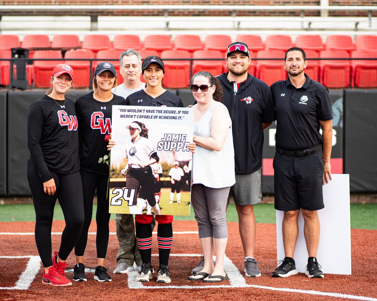 Celebrated our 𝒔𝒆𝒏𝒊𝒐𝒓𝒔 this weekend! 🎉 

Futures are bright for these two! We can’t wait to see them succeed in all they do. Thank YOU for being a dawg!