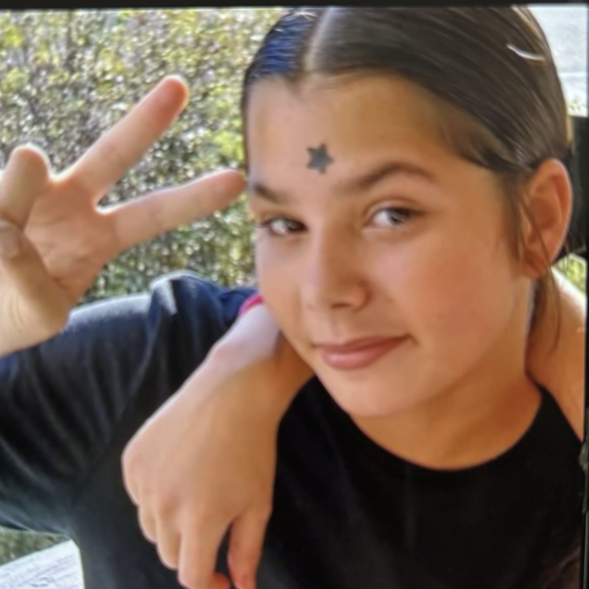 #CriticalMissing 14-year-old Alicianna Vazquez (5’0 98lbs). Last seen in the Essex area wearing a white shirt, white sweater, gray leggings, black and red book-bag. Anyone with information is asked to call 911 or 410-887-0220. #HelpLocate #BCoPD