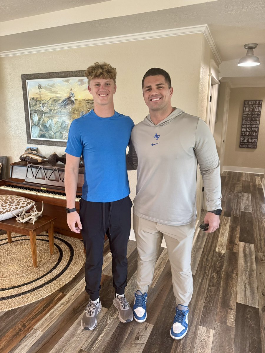 dietze_walker's tweet image. Huge shoutout to @CoachLamAF for stopping by for a home visit. Excited to visit @AF_Football this upcoming June. #Boltbrotherhood #Falconup