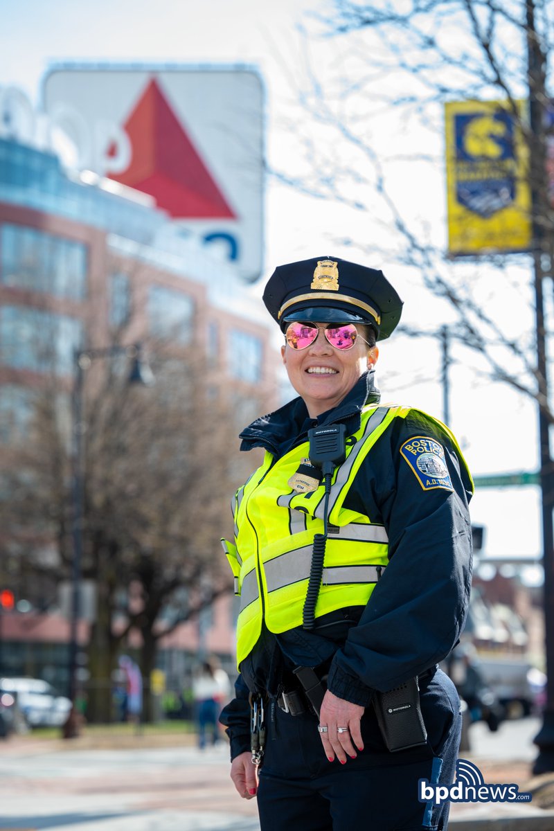 bostonpolice's tweet image. Thank you to our officers, first responders, and all who helped make Marathon Weekend a safe and successful one! From the sea of yellow vests to plainclothes units, BPD was proud to be part of it. See you next Patriots Day! #BostonMarathon 🏃‍♂️🚓