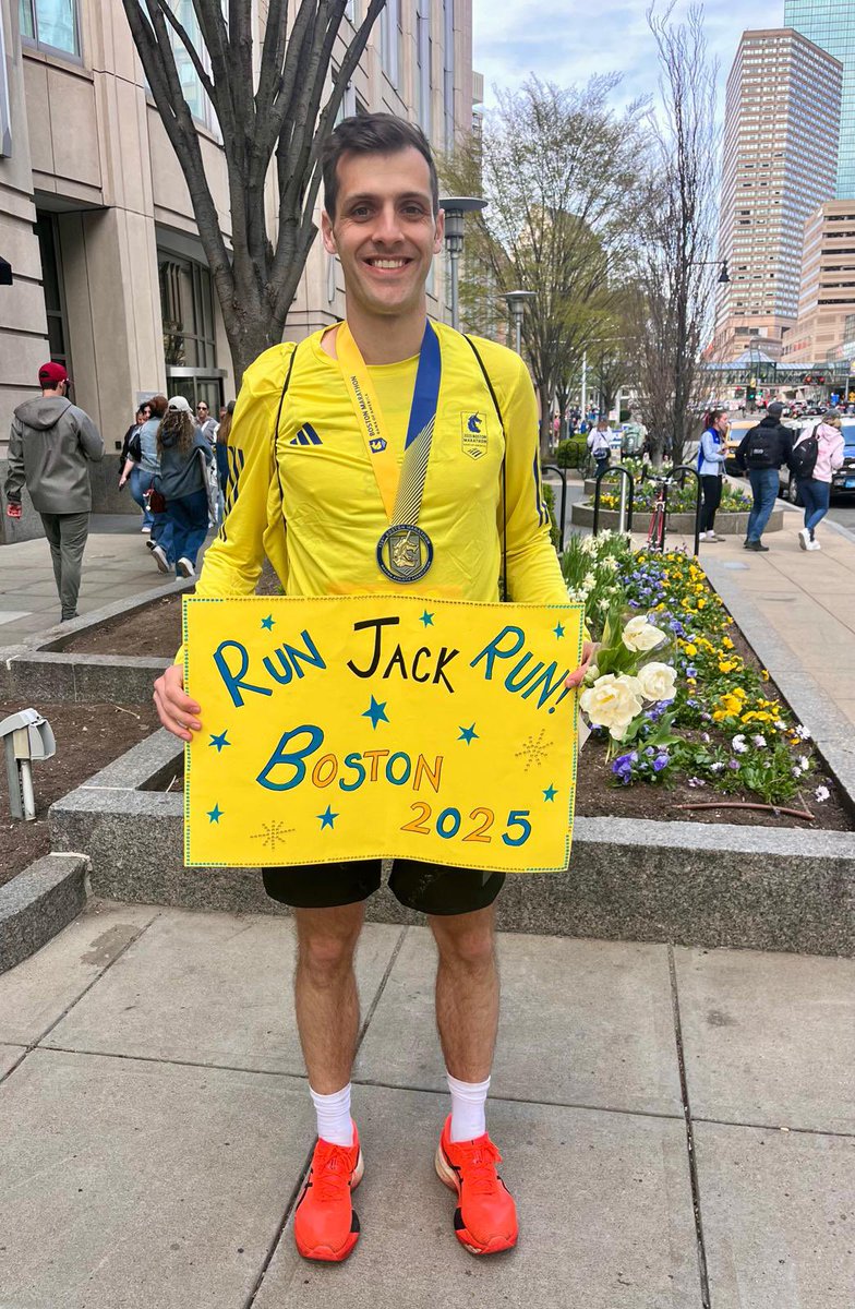 JackRathborn's tweet image. A good day, 2:54:27 for a two minute PB at @bostonmarathon, an incredible experience, what a race! 🦄