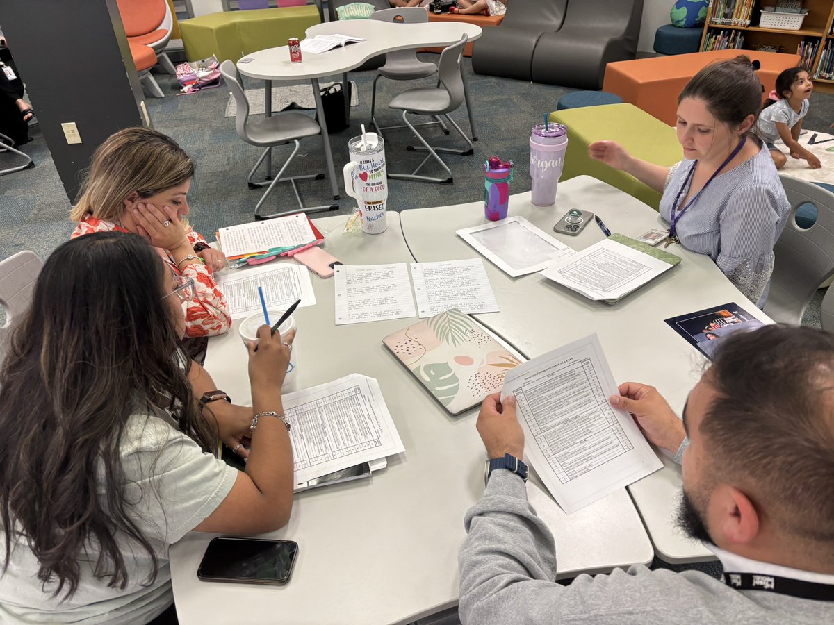 Our amazing <a href="/JAVitovsky_Elem/">JA Vitovsky Elem.</a> bilingual teachers are analyzing their student’s English &amp; Spanish writing samples to monitor their development in both languages! #MISDProud #DLBE #BiliteracyFromTheStart #bookstudy