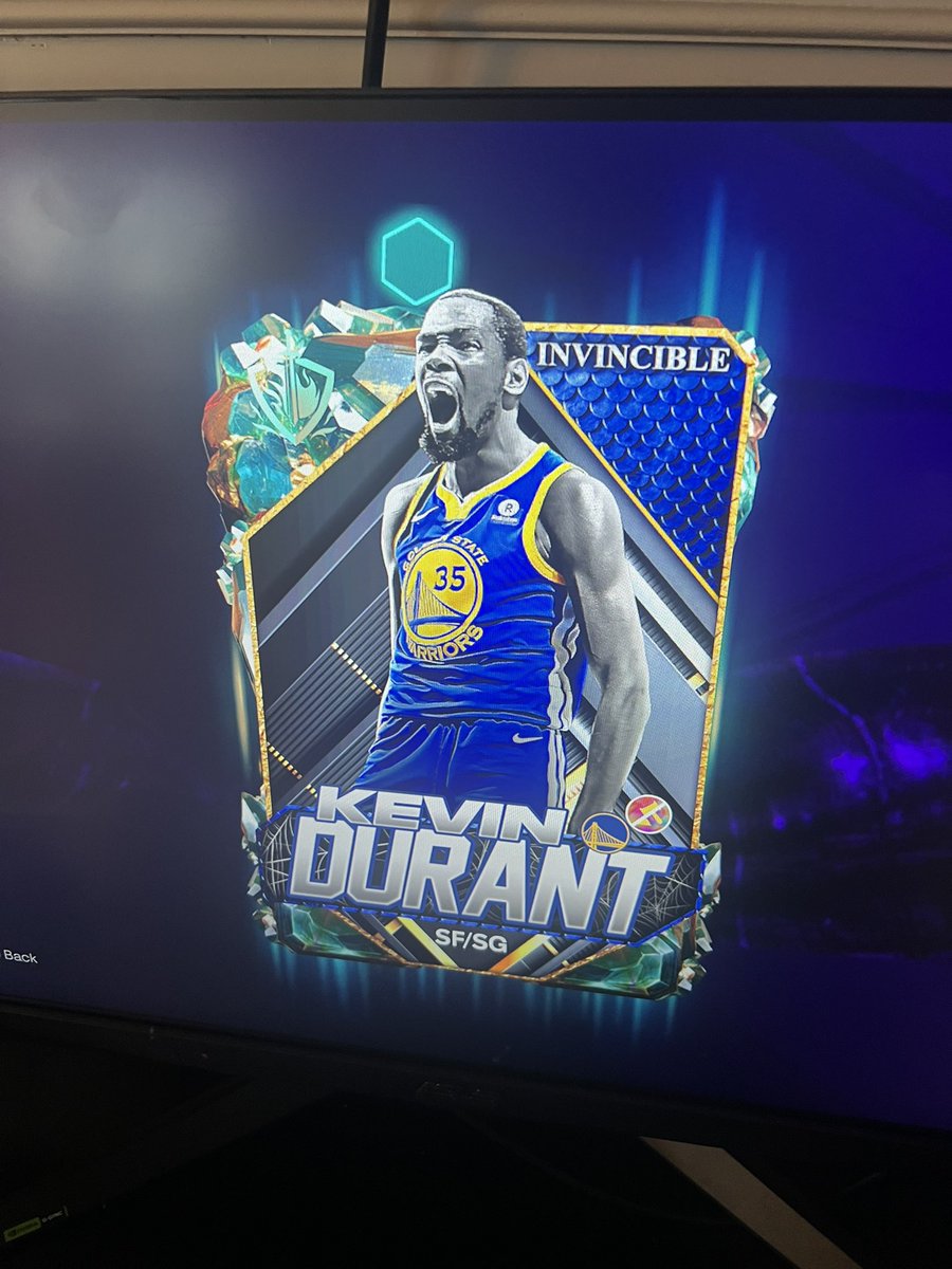 2kBev tweet media