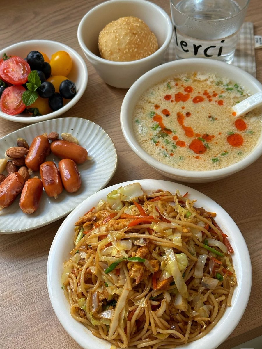 今日早餐，老规矩第一口宝子们先吃！