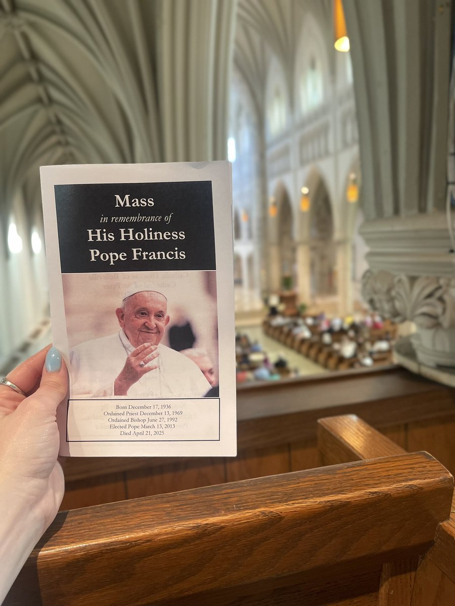 LcBarczewski's tweet image. On assignment in Belleville tonight as people around the world honor the life and memory of #PopeFrancis. @ksdknews