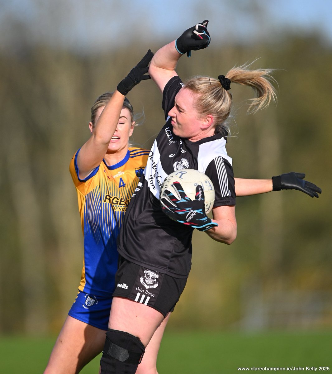 ClareChampion's tweet image. Division 2 Ladies Football League Final at Kilmihil. The score at halftime is @fergusrovers 3-01 @DoonbegLGFA  2-04. @Clarelgfa @rengenpower  #LGFA  Photographs by John Kelly