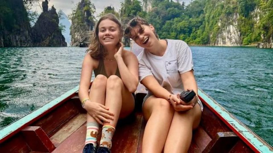 Two German tourists went on holiday to Hawaii for 3 weeks.

But they never left the airport. They were arrested, interrogated for 7.5 hours, accused of intending to work illegally with zero proof.

They were held in prison for 3 days then deported.

DO NOT TRAVEL TO THE USA.