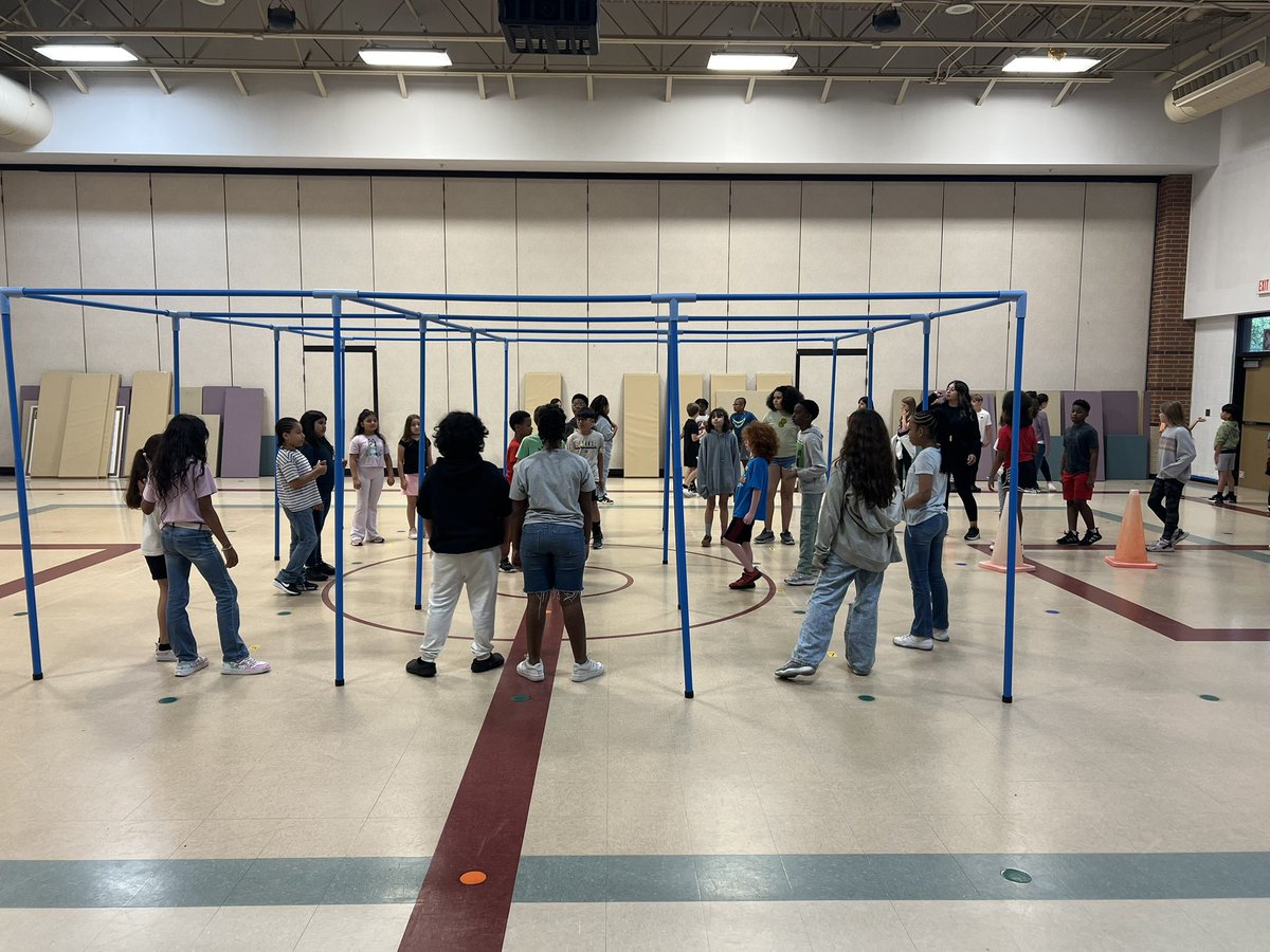 Time for 9 Square In The Air!   <a href="/HumbleISD_LSE/">Lakeshore Elementary</a> <a href="/HWagnerHumblePE/">Helen Wagner</a> #WeAreLakeshore