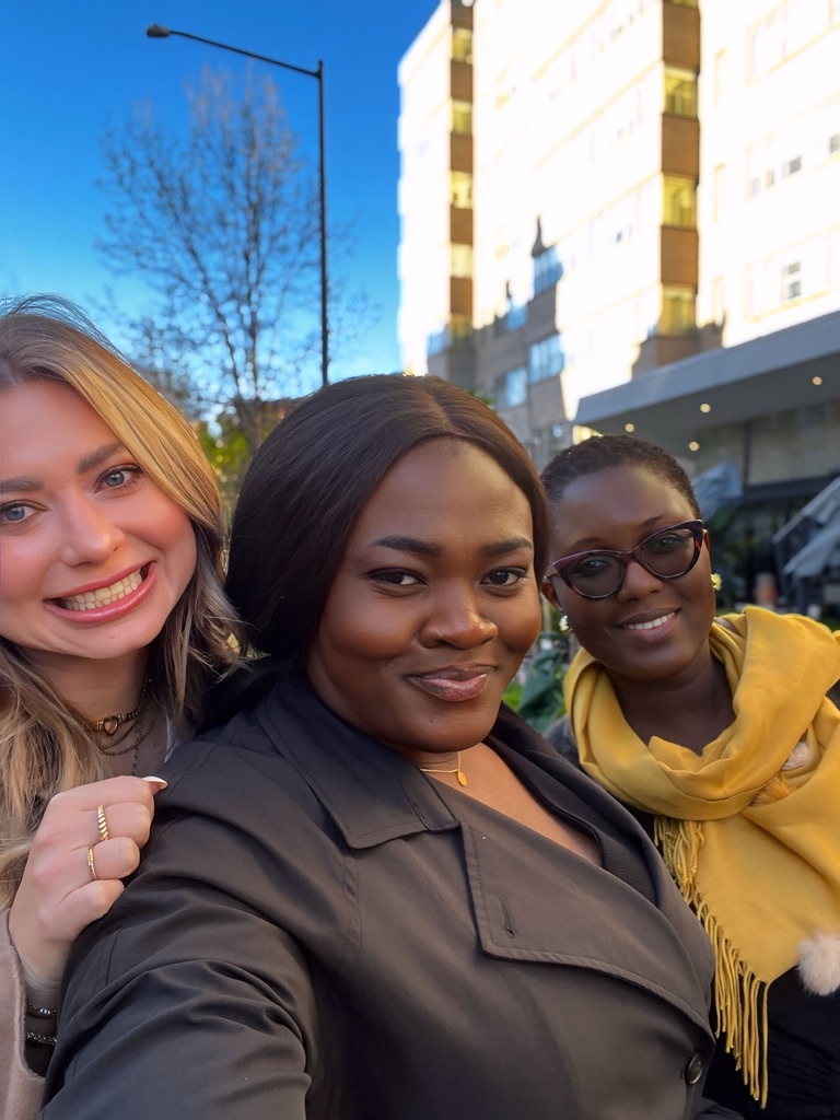 Breaking bread, clinking glasses, and catching up with old friends—while making room at the table for new ones. An evening well spent!

<a href="/joshikongo/">Josephine</a>