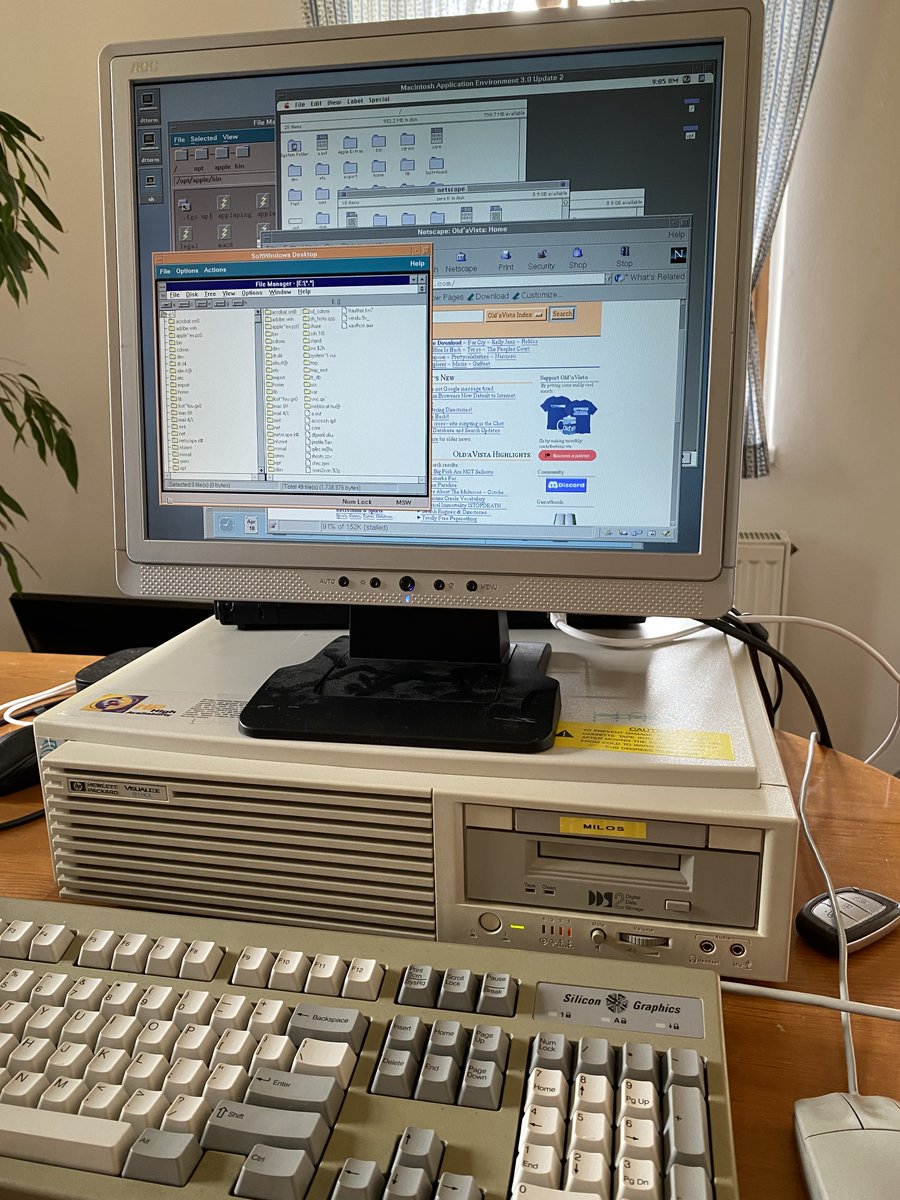 retro_swarm's tweet image. My #UNIX PA-RISC workstation is getting ready. Internet connection is working and both Windows and MacOS emulators are installed. I am surprised how nicely Apple MAE (Macintosh Application Environment) is integrated in HP-UX, including AppleShare working on the same IP address.