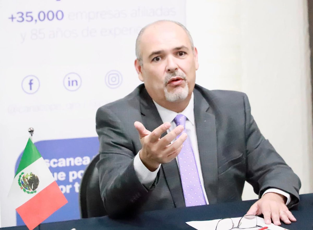 RRNoticiasqro's tweet photo. 🔴#Querétaro 🔴Empresarios advierten rechazo a la información sobre la elección judicial @Canacope_Qro

Foto: RR Noticias. 
Aquí  la información  👉https://t.co/VWLzRdYoUB
#elección #PoderJudicial #comercio #empresa #CANACOPE https://t.co/odQqiDgmO0