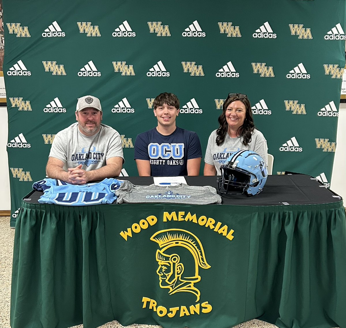 pdcprepsports's tweet photo. Here at Wood Memorial High School, as WMHS senior Garrett Parke, a standout multi-sport student-athlete and 2024 All-County Boys ⚽️ Team selection, signs with the OCU Sprint Football 🏈 (@ocu_football) program. #pdcprepsports @wood_memorial @WMTrojans1 https://t.co/tRfdnbNsr4