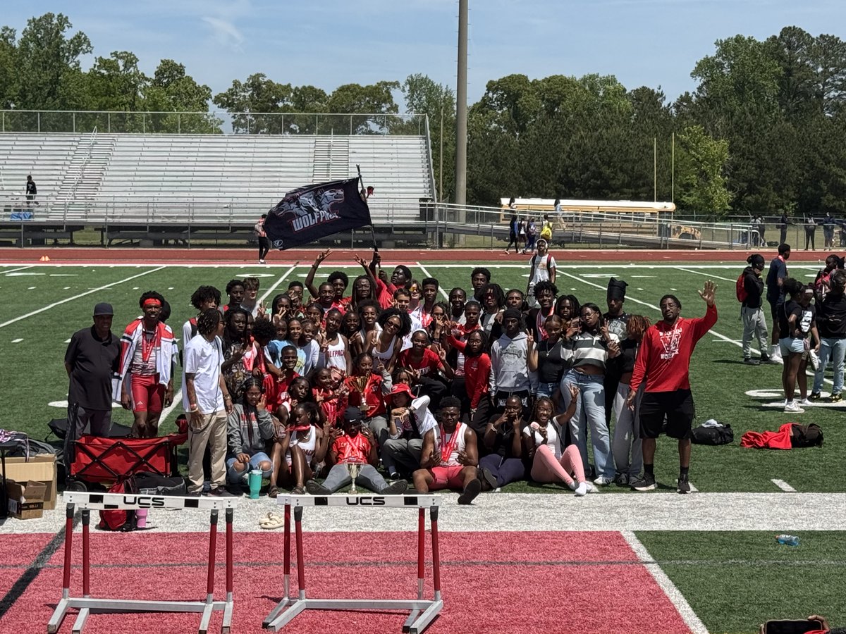 purvisjackson02's tweet image. Congratulations to Coach Thompson and the back-to-back Region Champs for Girls' Track and Field.  Our boys finished in 2nd place.  @WHS_HCS @MrsDaMeka