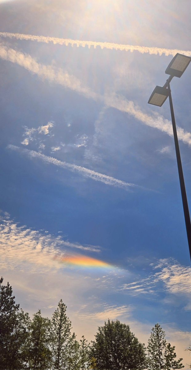 PatriJosephM87's tweet photo. Today here in college park Georgia
#StratosphericAerosolinjection #WeatherWarfare #chemtrails #GeoEngineeringGenocide #ChemicalWarfare #BiologicalWarfare #NurembergViolations #NoConsent #CrimesAgainstHumanity https://t.co/lBl8ShkGJl