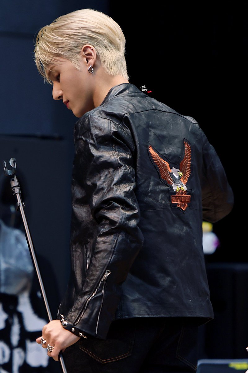 rockstar wooyoung tweet media