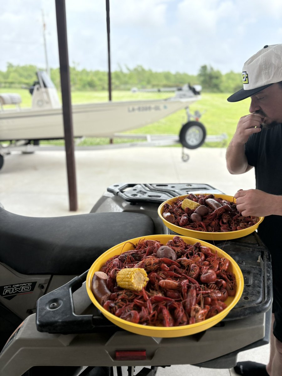 Devin Lachico (@xscapehcs) on Twitter photo Been home from #HCSArlington25 for 10 seconds <a href="/Yambo_HCS/">Caleb Kennedy</a> and I wasted no time. #hcs #halo #CRAWFISH Been home from #HCSArlington25 for 10 seconds <a href="/Yambo_HCS/">Caleb Kennedy</a> and I wasted no time. #hcs #halo #CRAWFISH