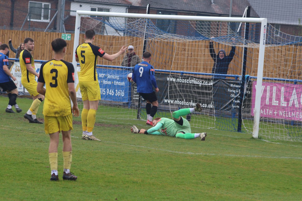 LEUFC_stats's tweet image. The Blues got back to wining ways on Bank Holiday Monday, beating Grantham Town 4-0.

⚽️Long Eaton have now scored 9⃣2⃣ league goals this season - which is the 2nd most in their 69 year history.

🔵⚫️