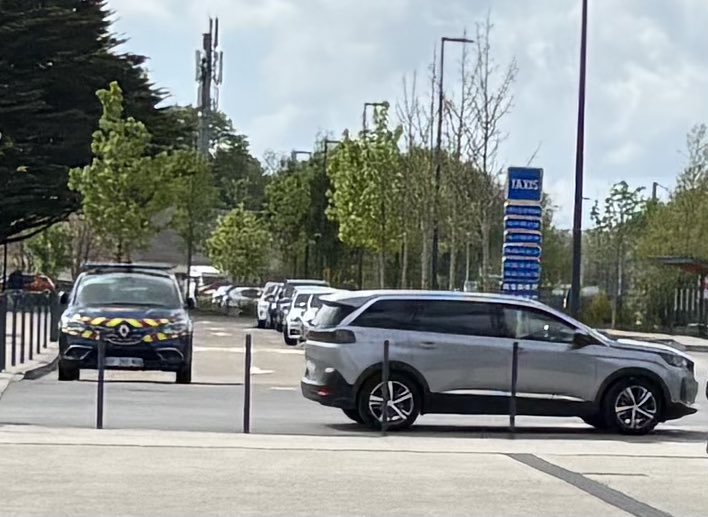 citoyen 1700172______ tweet media