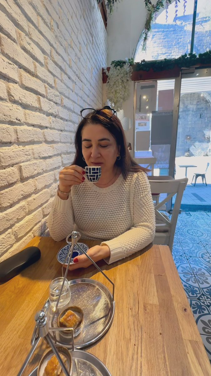 Bazen hayallerden gürültü çıkarmadan sessizce vazgeçmek gerek…