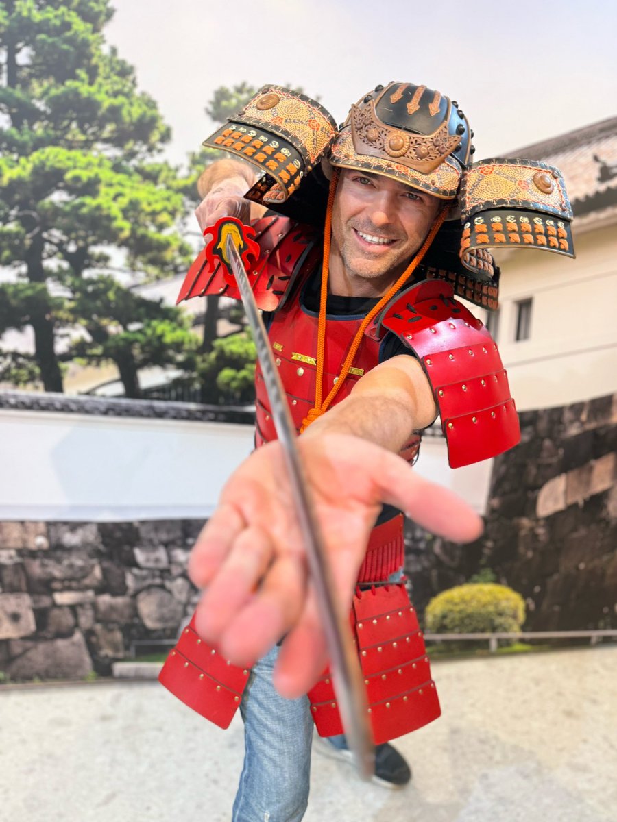 Honor, valentía, lucha, sacrificio y lealtad….vive como un #Samurai. 
Su compromiso llegaba al punto de que en situaciones como el fracaso en una misión o la deshonra personal practicaban el seppuku,  un ritual de suicidio con el que liberaban su alma y protegían el honor.