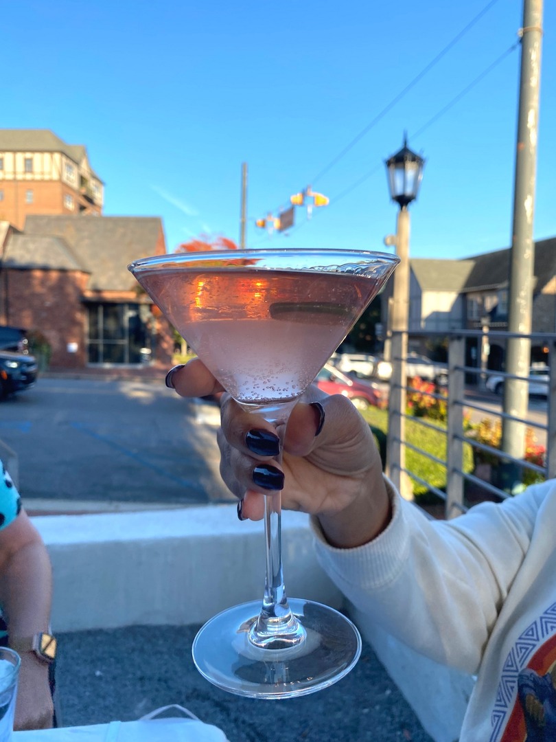 It's a beautiful day to indulge in $8 martinis, wine, and apps! It's #MerryMonday of course!