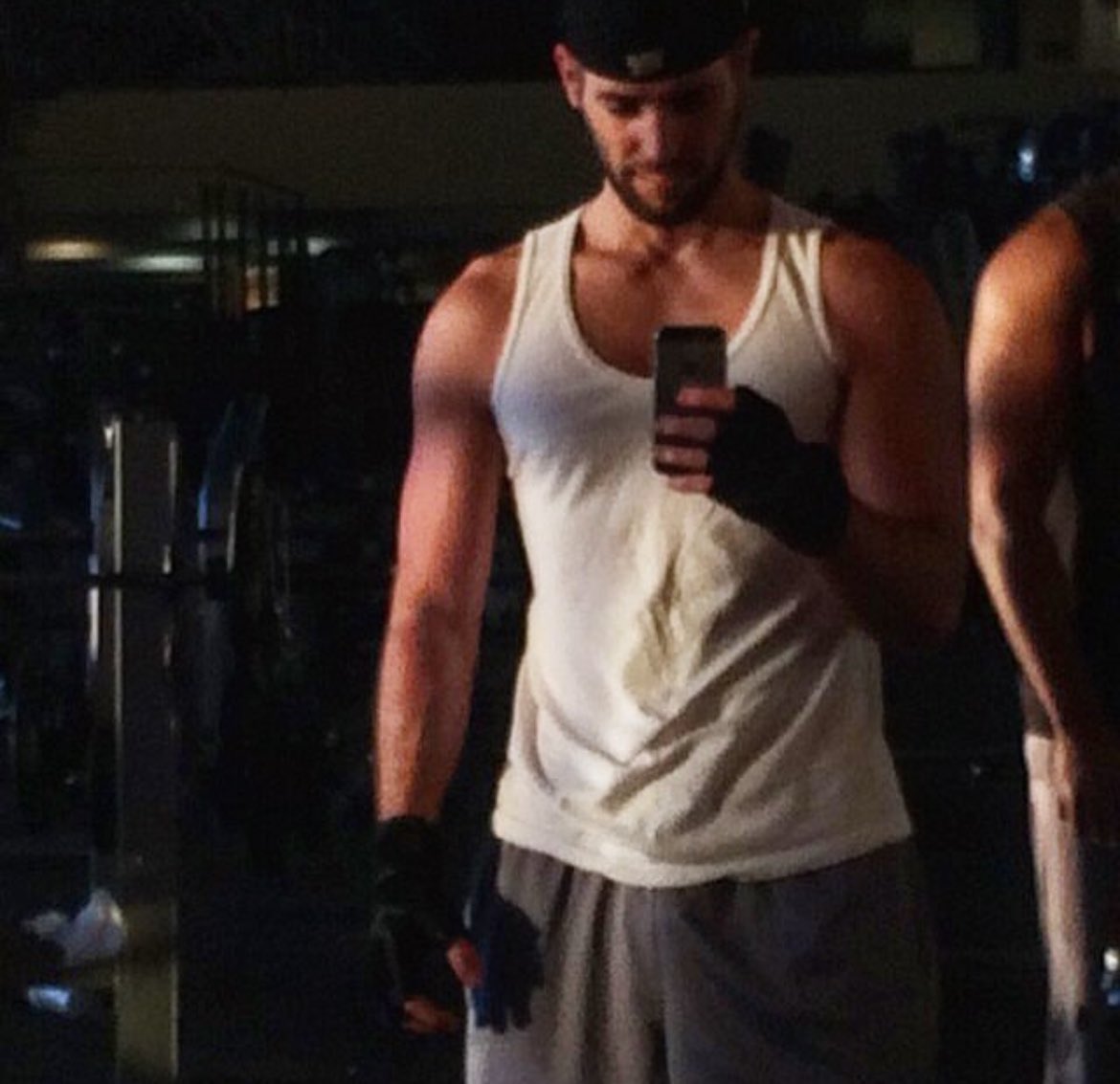 roboticshoe72's tweet image. Classy with clothes on….. beast underneath!