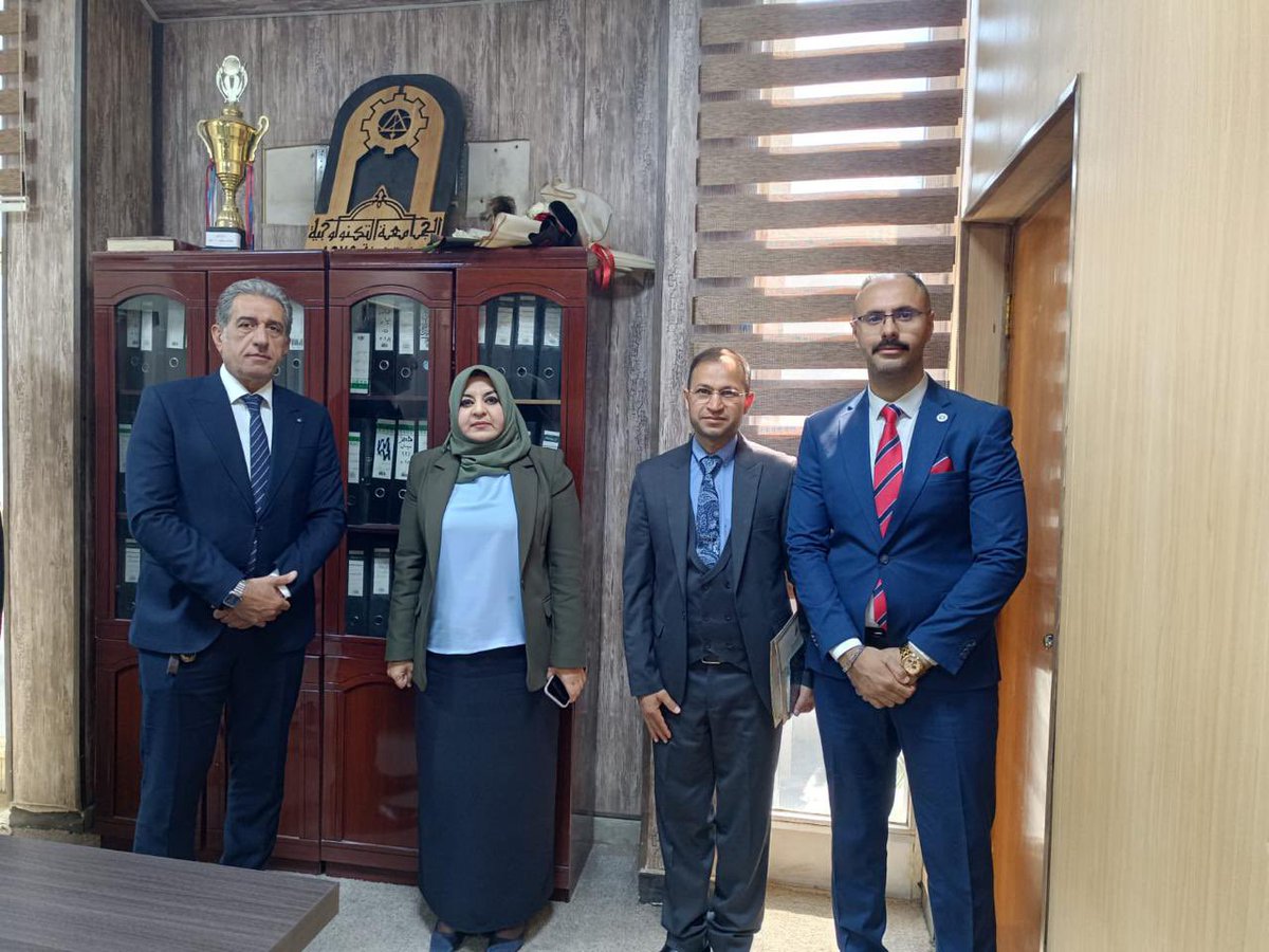 رئيس قسم الكيمياوي يزور الجامعة التكنولوجية لتعزيز التعاون العلمي

زار رئيس قسم هندسة الكيمياوي في نقابة المهندسين العراقية المهندس علي صابر عبد الله، الجامعة التكنولوجية، والتقى المعاون العلمي لرئيس الجامعة وعددًا من تدريسيي قسم الهندسة الكيمياوية.

تهدف الزيارة إلى تعزيز