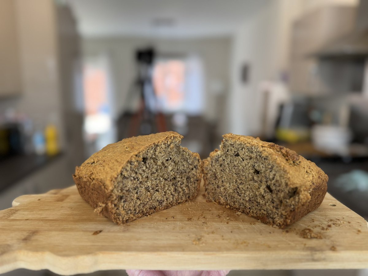 Mr_H_YouTube's tweet image. How do you feel about banana bread? 
I’ll admit I was in the “never tried it” camp because I don’t like bananas that much! 

Link to our video in the comments if you missed it

#mrhandfriends #bananabread #quickbreads #bananas