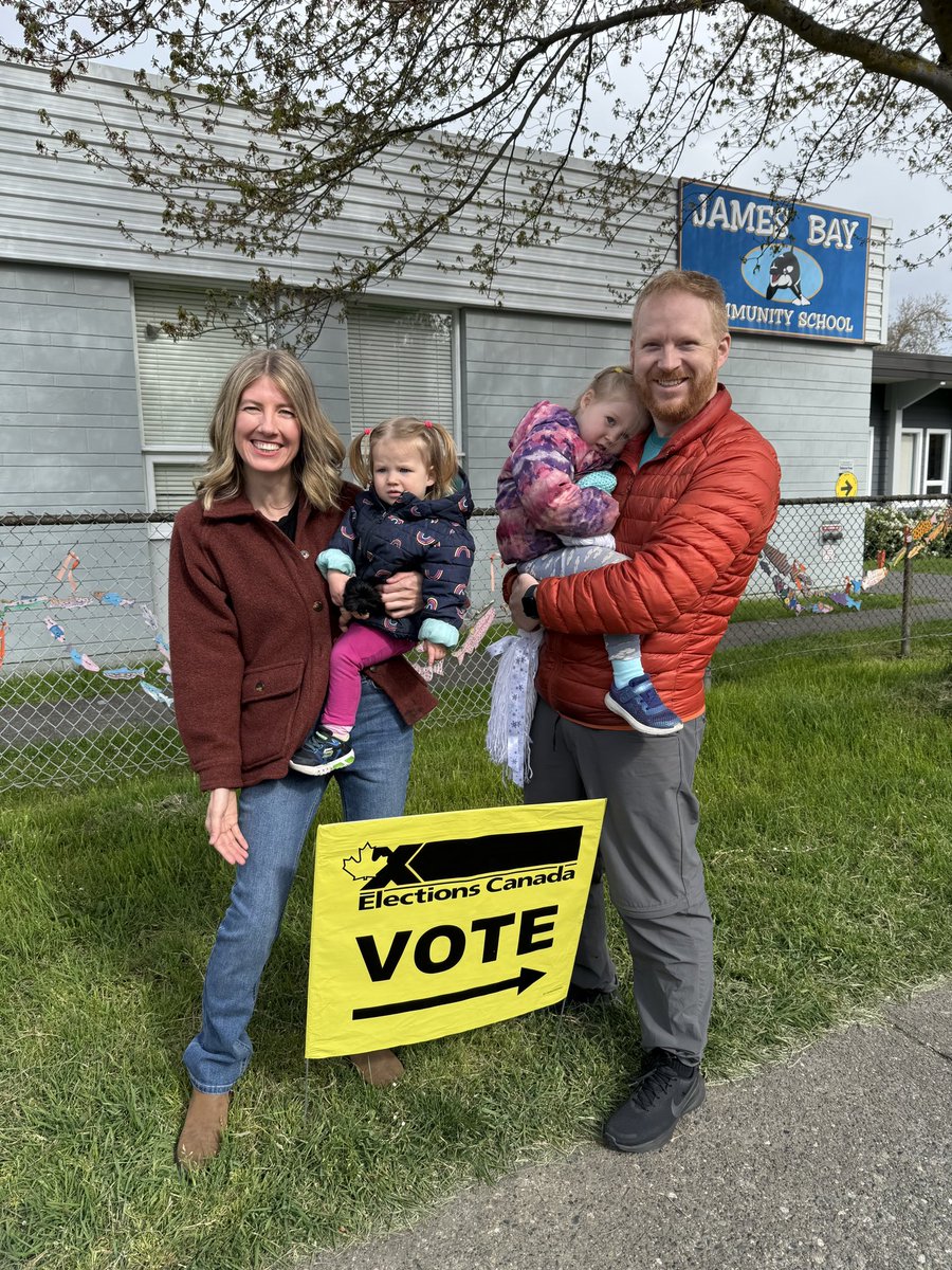 I just voted early and you can too!

Big thank you to all of the Elections Canada workers for making the process so seamless! 

Today’s the last day to vote in the Advanced Polls. They’re open until 9:00pm tonight. 

Let’s get out and vote, Victoria 🗳️