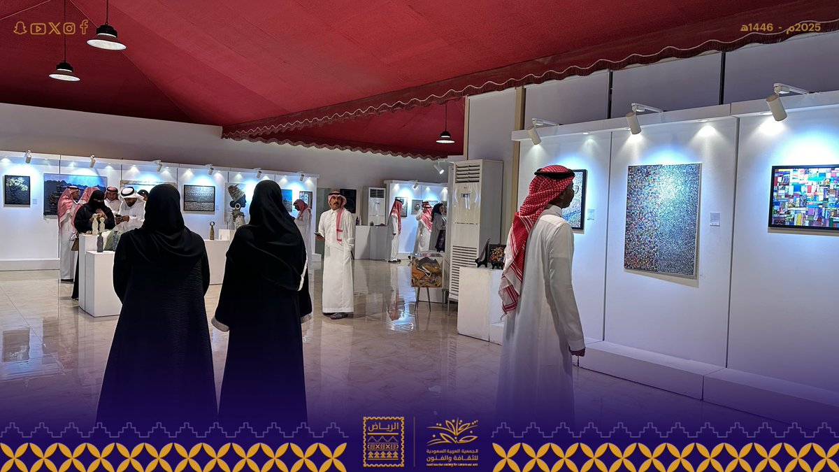 Ruh_sasca's tweet photo. حضور مميز في "معرض إتكيت بيئي 4" من المهتمين بالفن، حيث أبدع الفنانين في تحويل القطعة المهملة إلى لوحات وتحف فنية تعكس أهمية الاستدامة وحماية البيئة.

#جمعية_الثقافة_والفنون_بالرياض https://t.co/ti0ldn8vVu