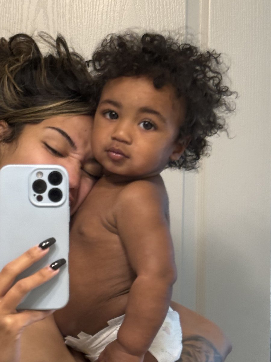 JadynGordon's tweet image. saying “where yo mama @?” makes me laugh everytime