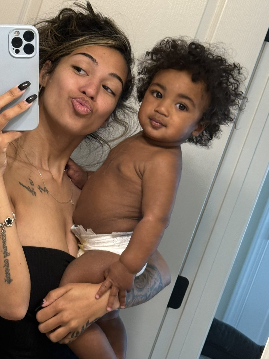 JadynGordon's tweet image. saying “where yo mama @?” makes me laugh everytime