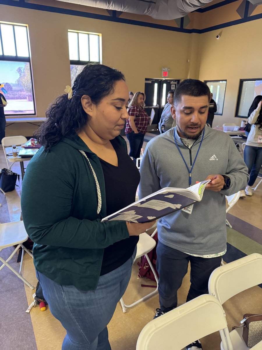 edenpen11's tweet photo. @o_wildcats Teachers gained several tools and activities for Building Better Writers today. Thank you @NataliaESL for an amazing morning of learning. @CorinaRuiz24 @m13bull @FabensISD https://t.co/CHZsYWmceZ