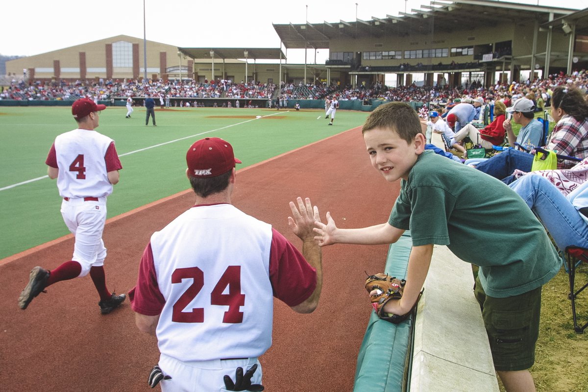 TheOmahaArchive's tweet photo. The early days of Baum-Walker Stadium which opened in April of 1996. 

📸: @RazorbackBSB https://t.co/umoK6MxxzI