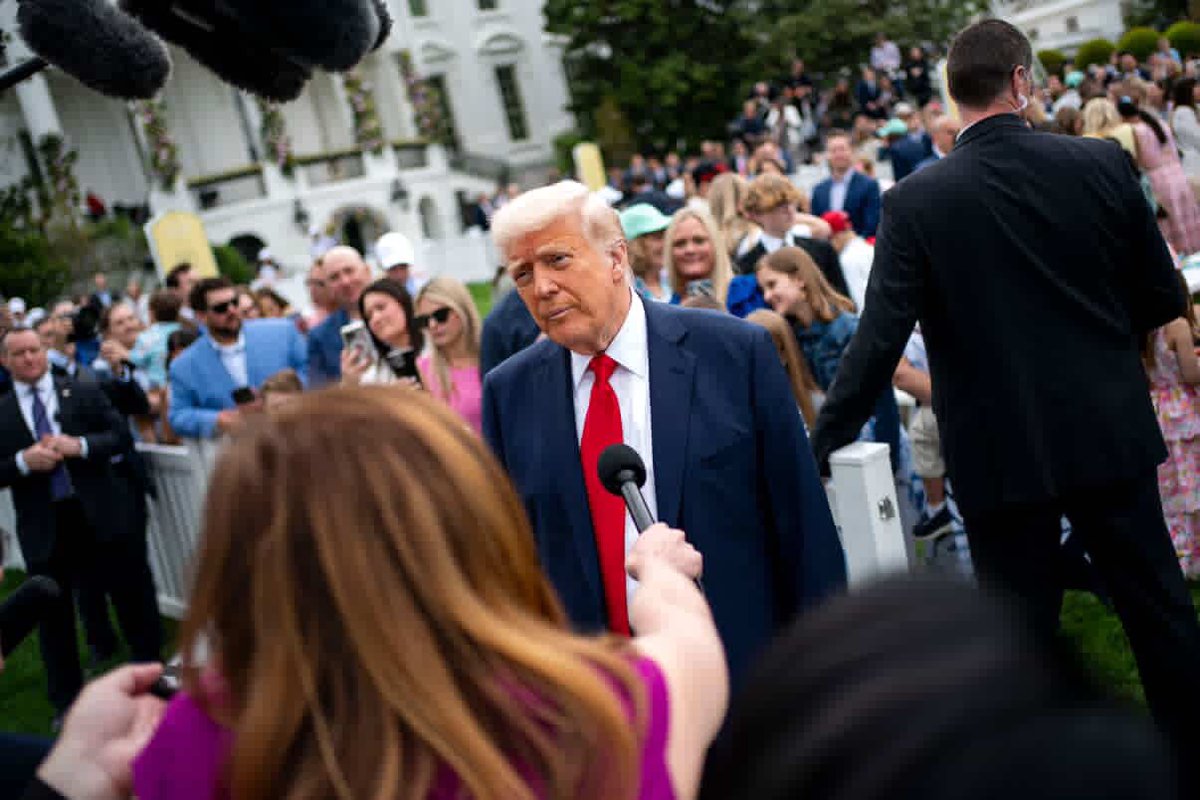 Annual how it started ➡️ how it’s going, #whitehouse #eastereggroll edition. 📸<a href="/BonnieCash/">bon</a>
